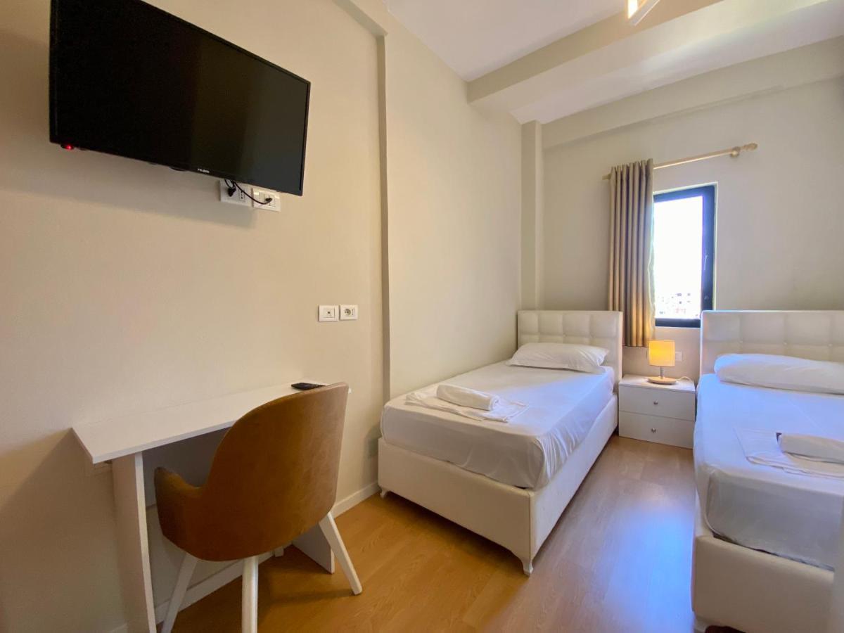 Hotel Globo Durrës Exteriör bild