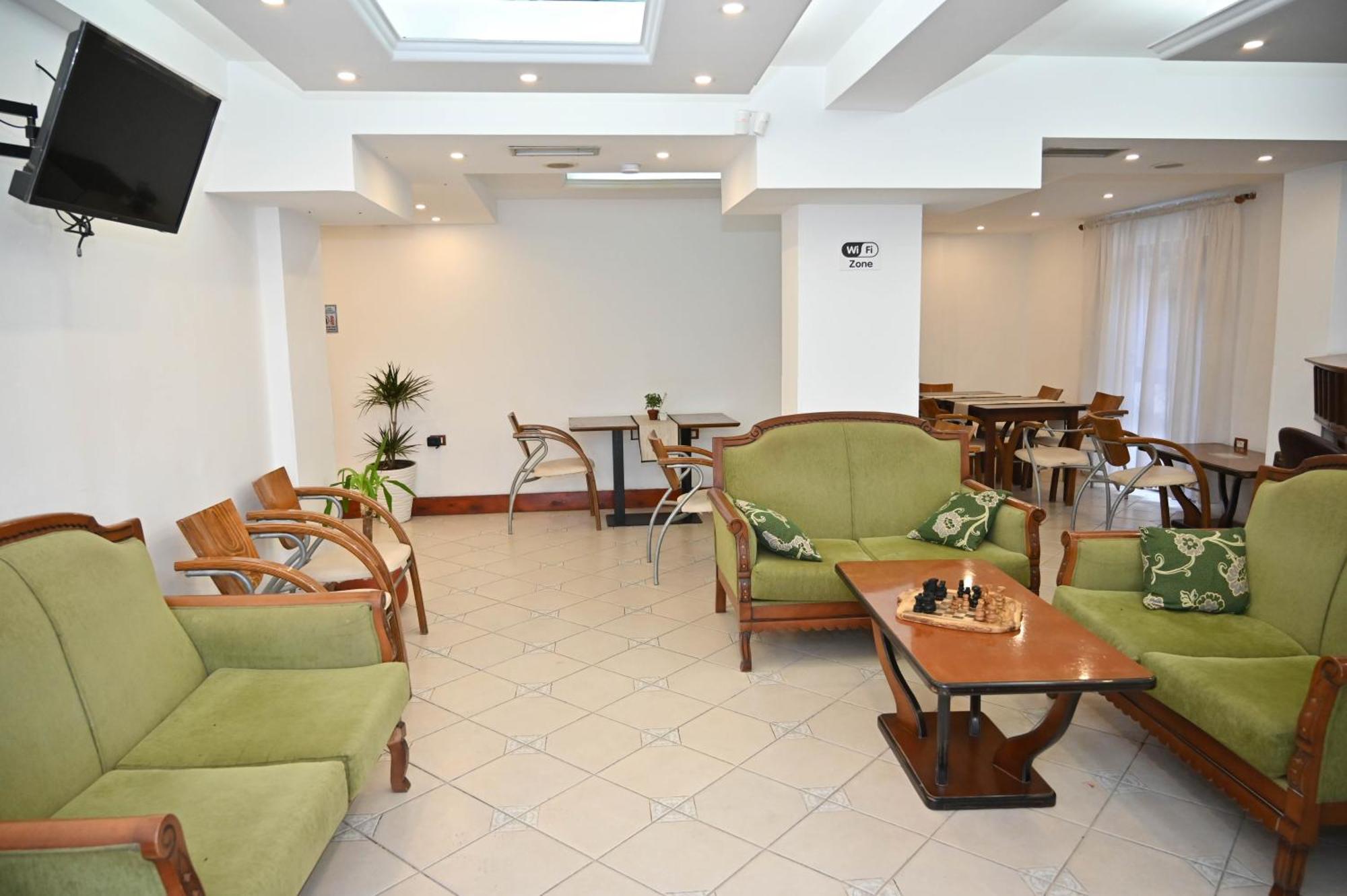 Hotel Globo Durrës Exteriör bild
